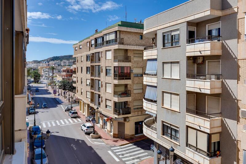 4 bedroom Apartment for sale