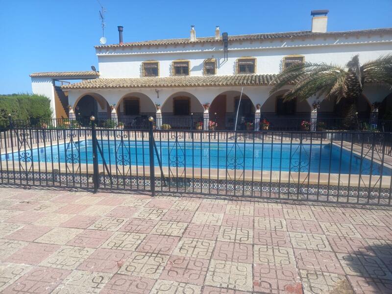 Villa til salg i Villena, Alicante
