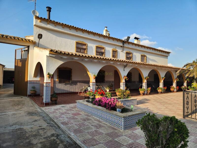 8 chambre Villa à vendre