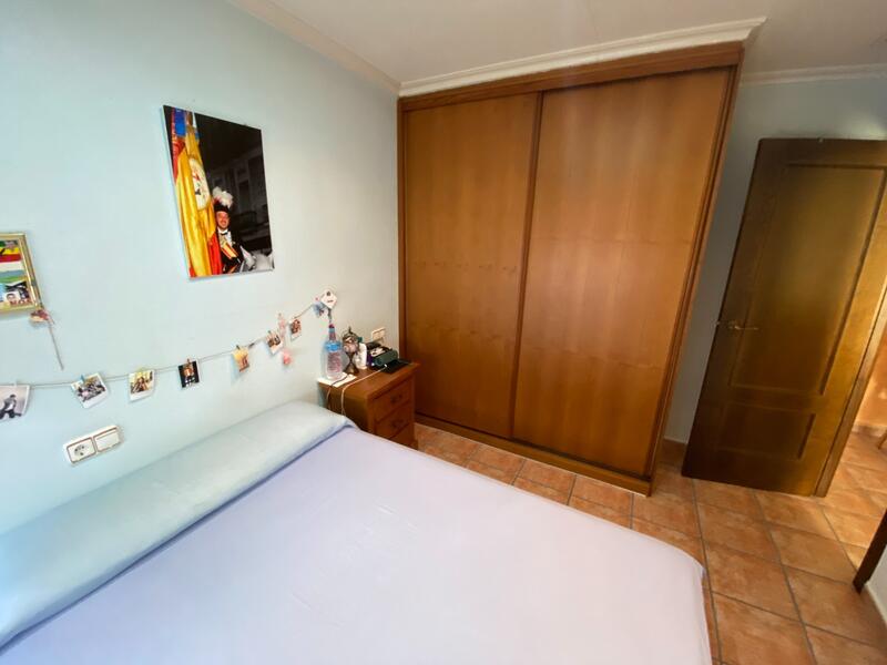 5 bedroom Townhouse for sale