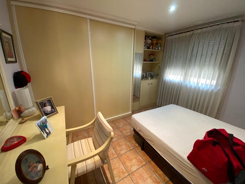 5 bedroom Townhouse for sale