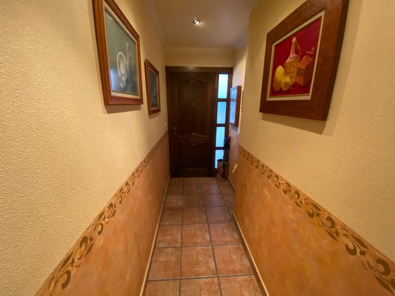 5 bedroom Townhouse for sale