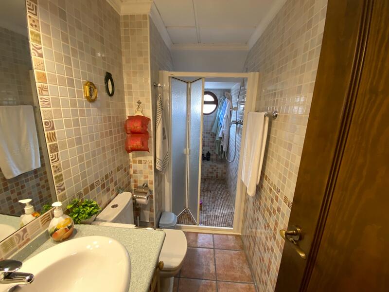 5 bedroom Townhouse for sale