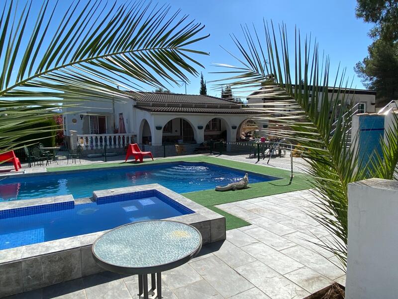 Villa for sale in Sax, Alicante
