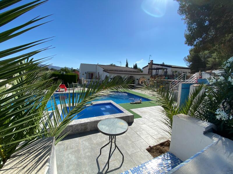 5 bedroom Villa for sale