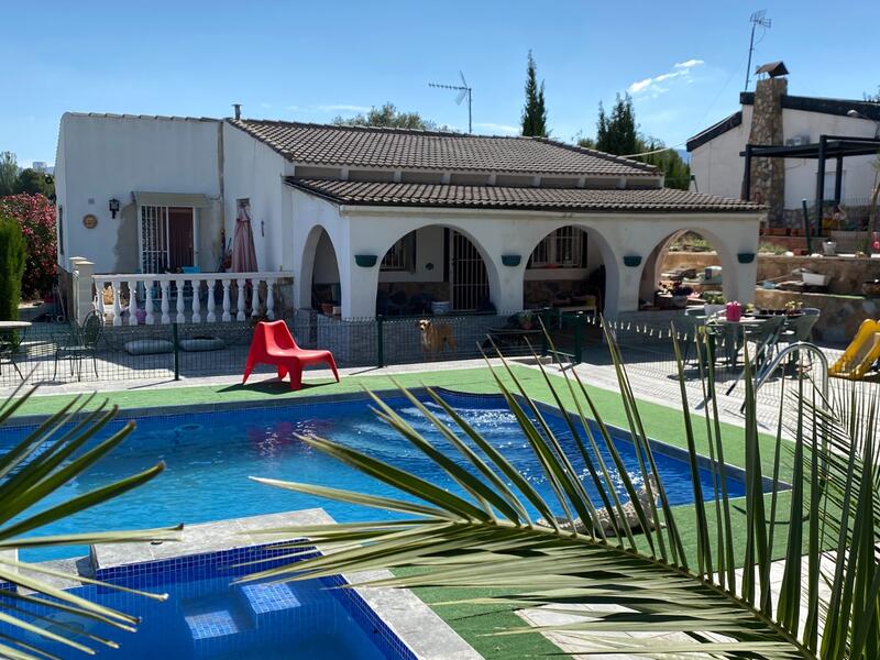 5 bedroom Villa for sale