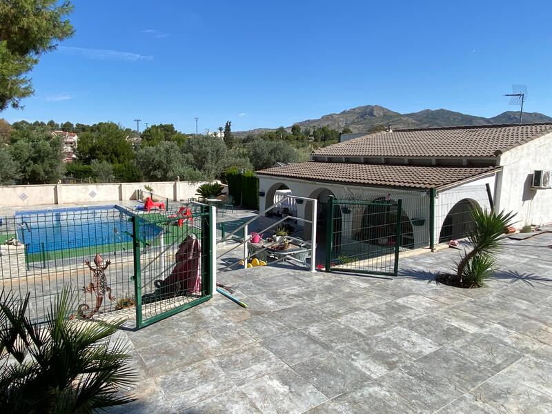 5 bedroom Villa for sale