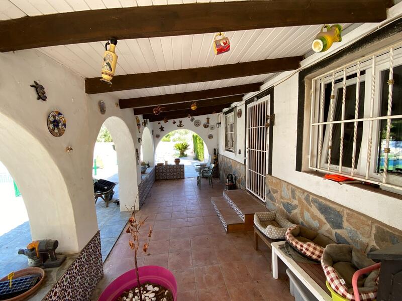 5 bedroom Villa for sale