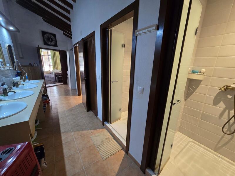 3 slaapkamer Grotwoning Te koop