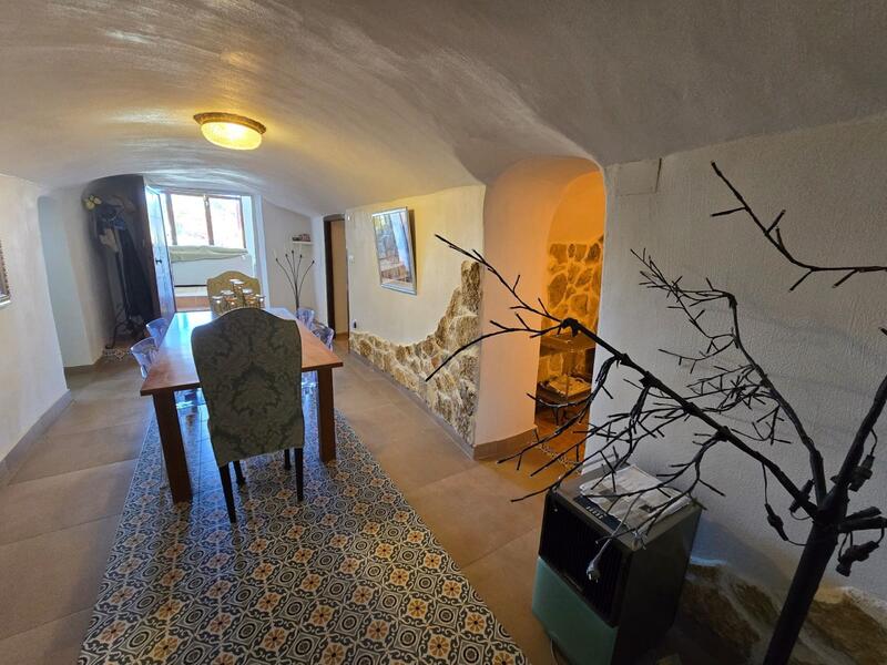 3 slaapkamer Grotwoning Te koop