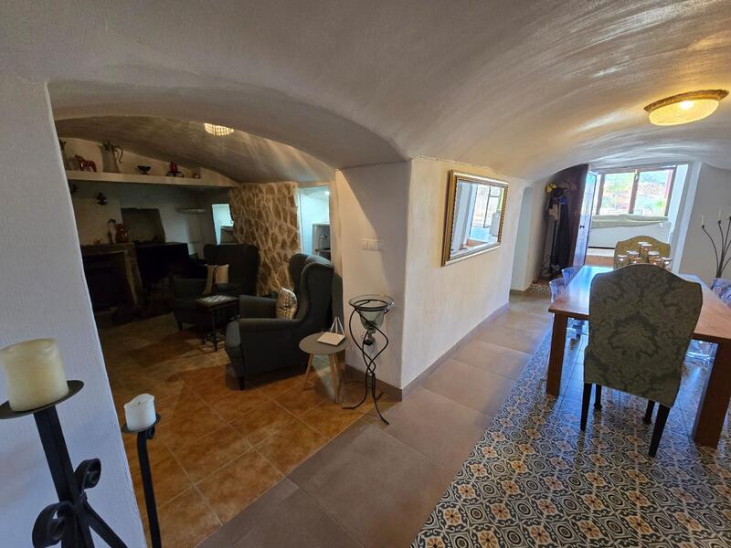 3 slaapkamer Grotwoning Te koop