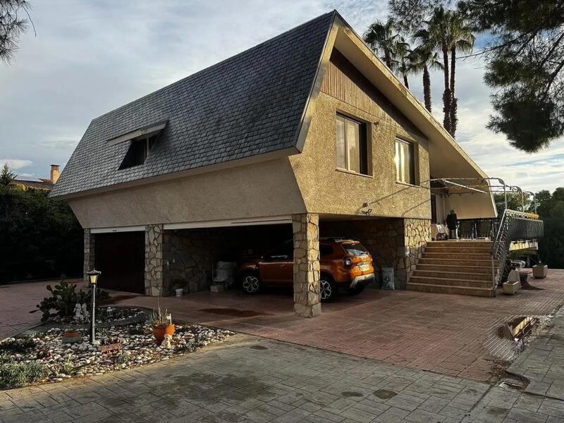 4 Cuarto Villa en venta