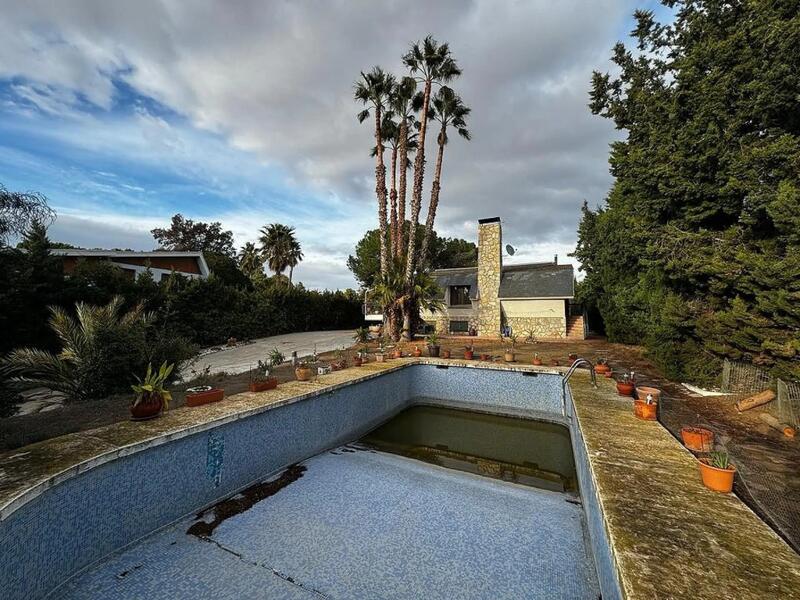4 Cuarto Villa en venta