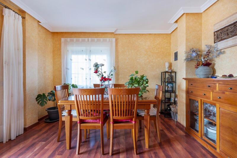 4 спальная комната вилла продается