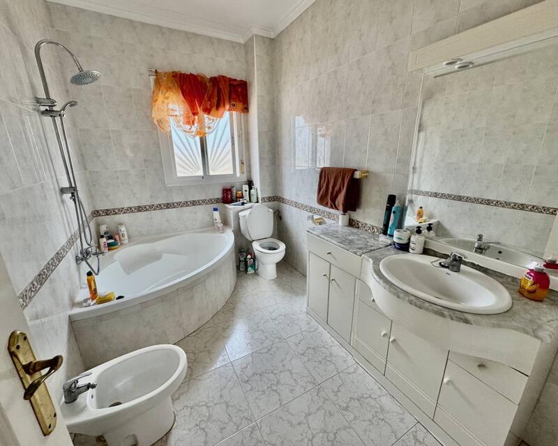 2 Schlafzimmer Stadthaus zu verkaufen