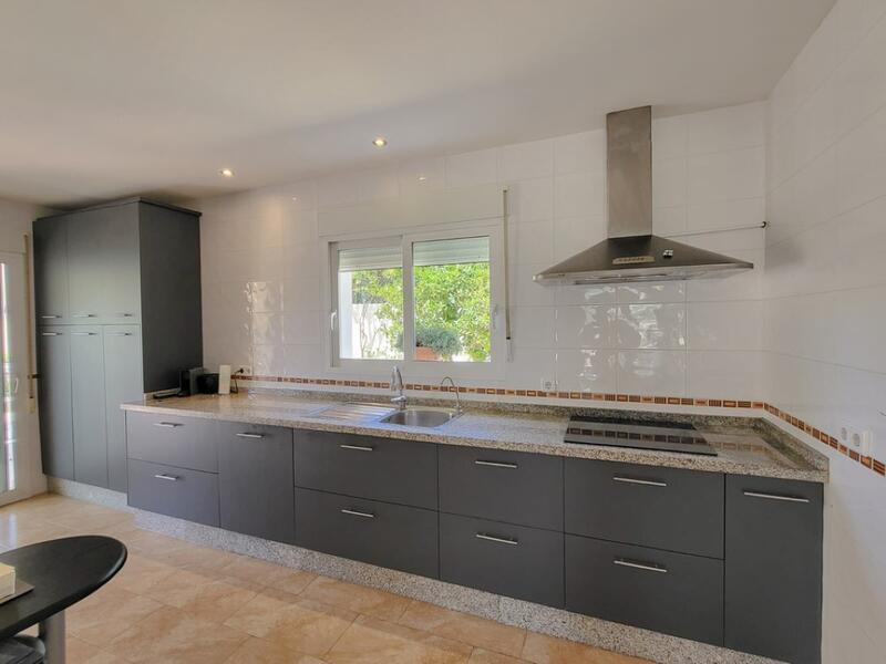 4 Cuarto Villa en venta