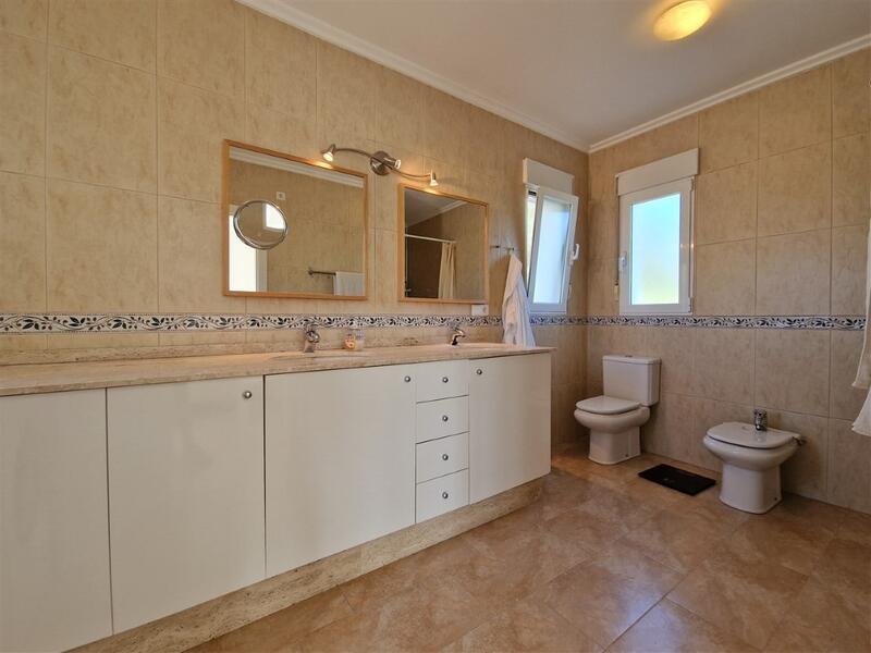 4 Cuarto Villa en venta