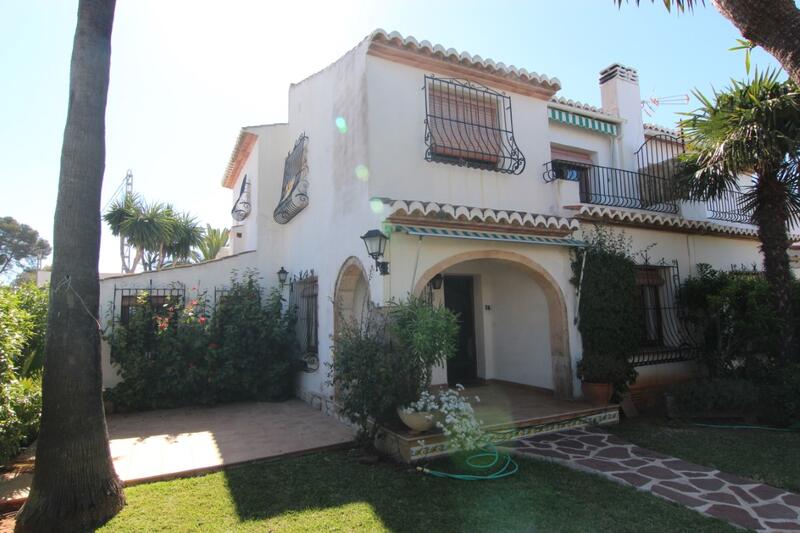 4 Cuarto Villa en venta