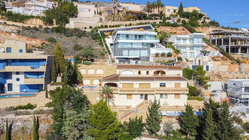 5 bedroom Villa for sale