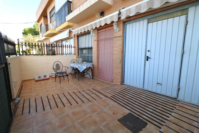 Radhus till salu i Almoradí, Alicante