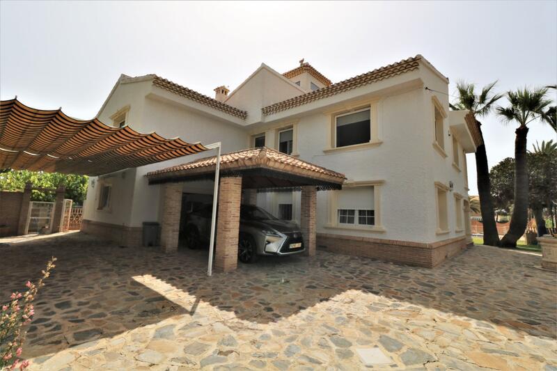 8 slaapkamer Villa Te koop