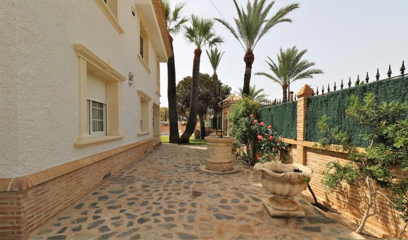 8 slaapkamer Villa Te koop