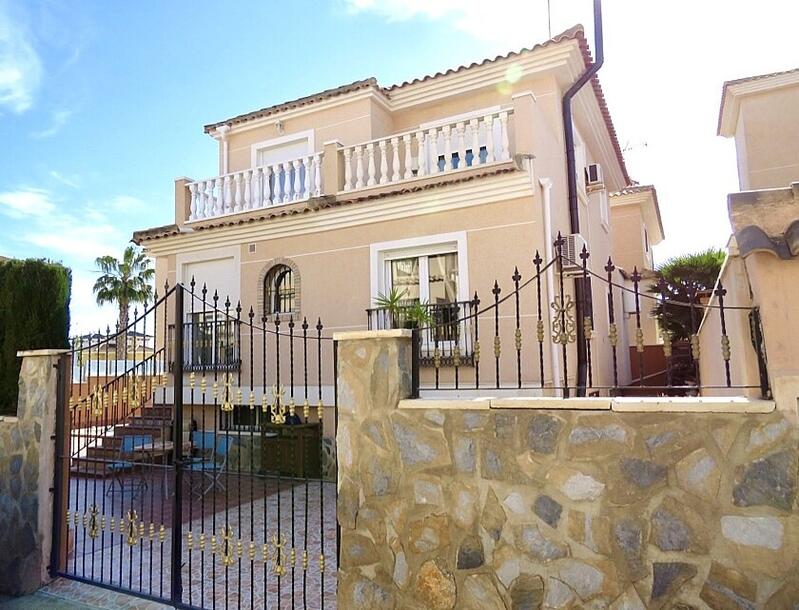 Villa till salu i Orihuela Costa, Alicante