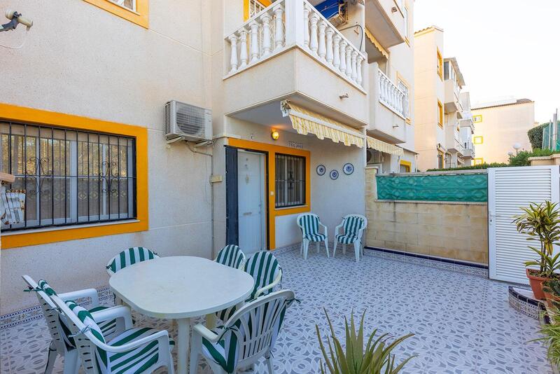 Villa zu verkaufen in Torrevieja, Alicante