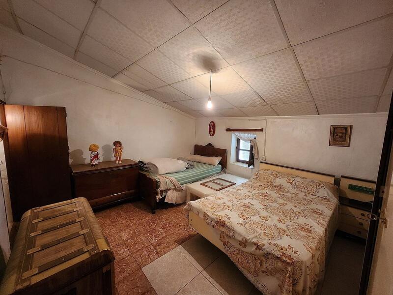 5 slaapkamer Gezinswoning Te koop