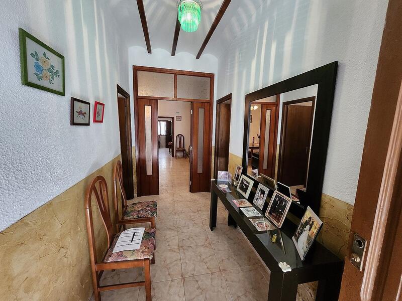 5 slaapkamer Gezinswoning Te koop