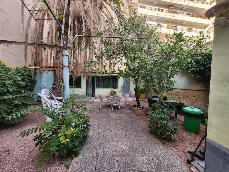 4 bedroom Townhouse for sale