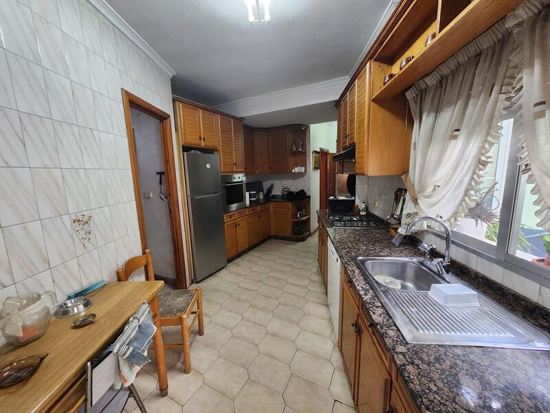 4 bedroom Townhouse for sale