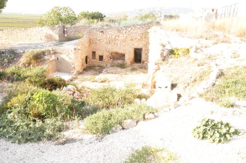 Cave House for sale in Pinoso, Alicante