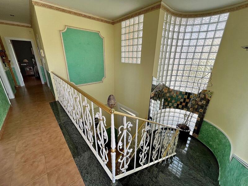 4 Schlafzimmer Stadthaus zu verkaufen