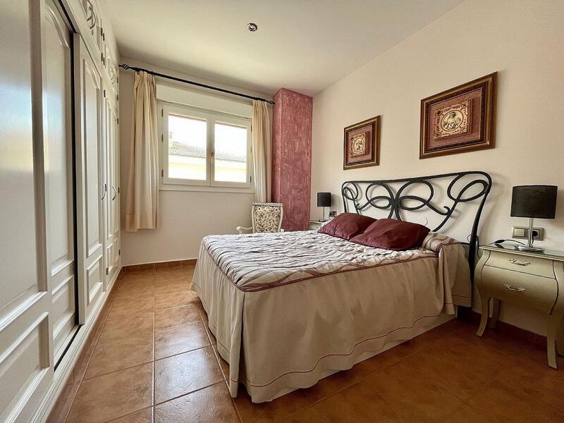 4 Schlafzimmer Stadthaus zu verkaufen