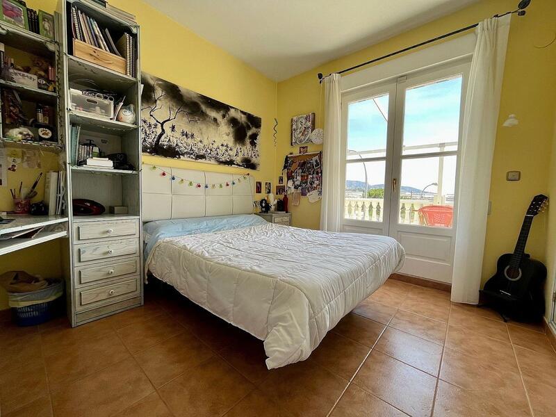 4 Schlafzimmer Stadthaus zu verkaufen