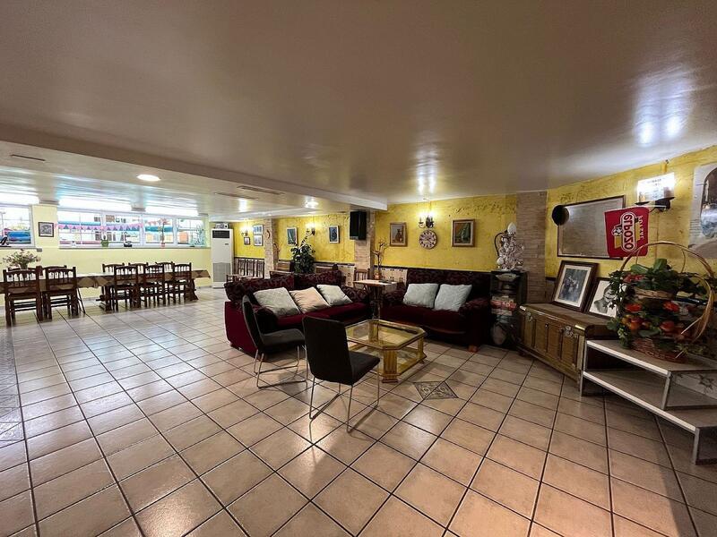 4 Schlafzimmer Stadthaus zu verkaufen
