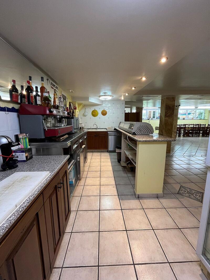 4 Schlafzimmer Stadthaus zu verkaufen