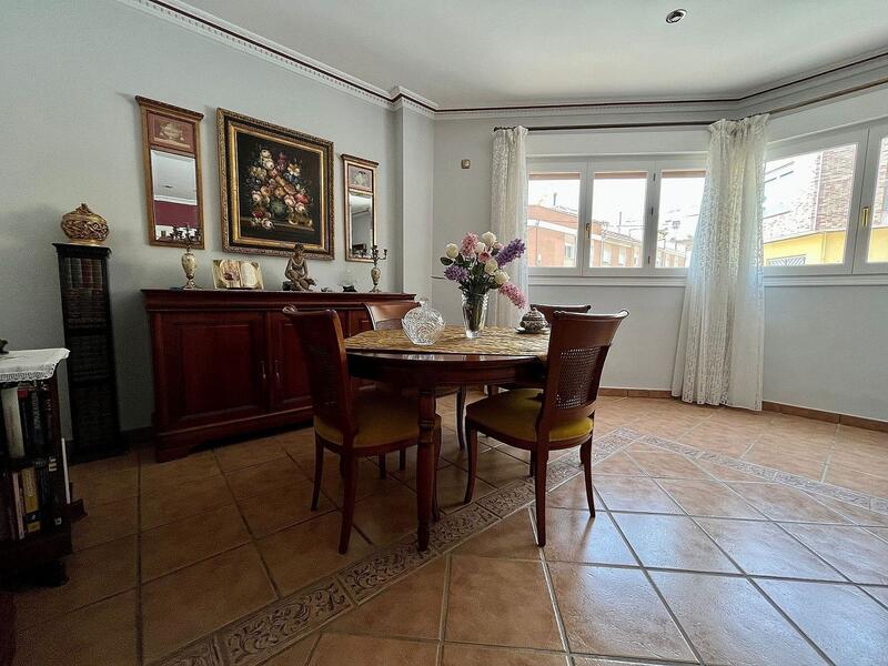4 Schlafzimmer Stadthaus zu verkaufen