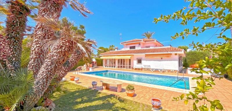 Villa for sale in Orihuela Costa, Alicante