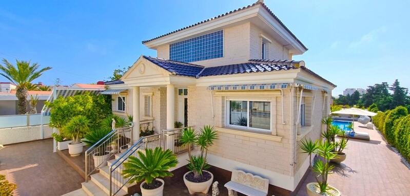 5 soverom Villa til salgs