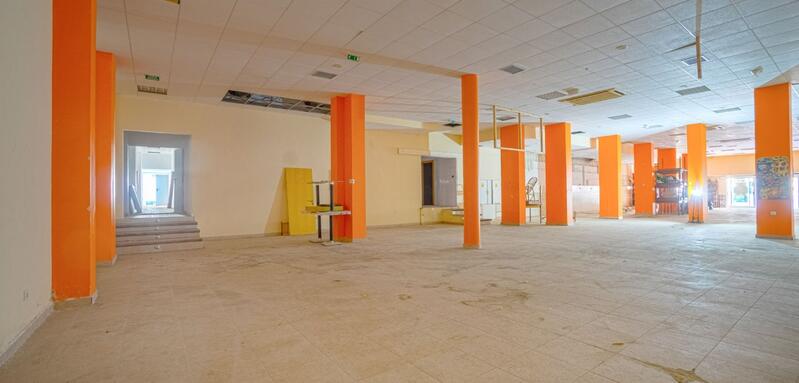 1 Cuarto Local Comercial en venta