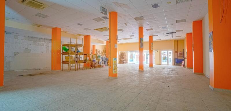 1 Cuarto Local Comercial en venta