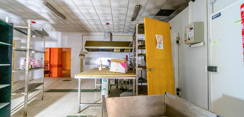 1 Cuarto Local Comercial en venta
