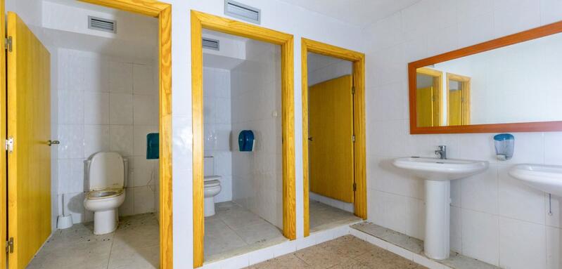 1 Cuarto Local Comercial en venta