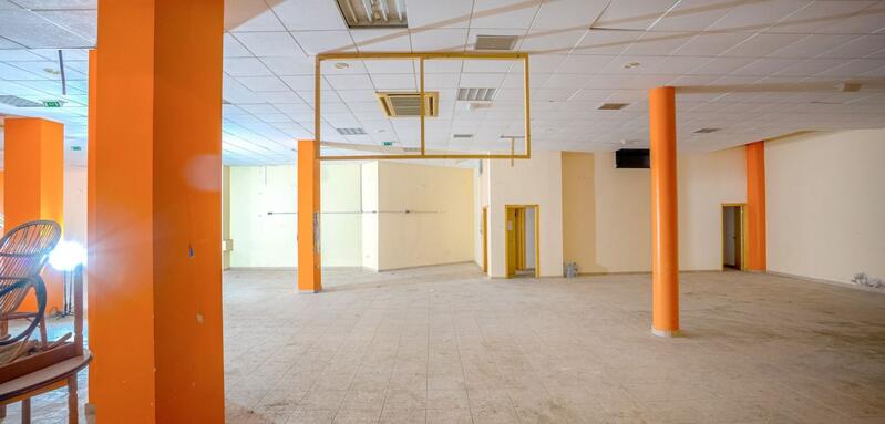 1 Cuarto Local Comercial en venta