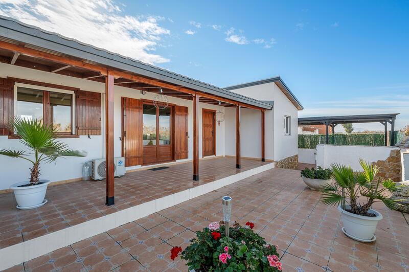 3 bedroom Country House for sale