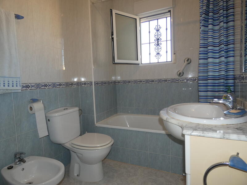 2 slaapkamer Gezinswoning Te koop