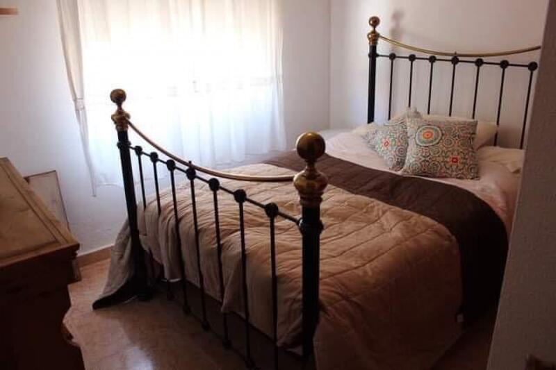 4 slaapkamer Gezinswoning Te koop