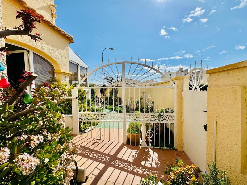 3 bedroom Country House for sale